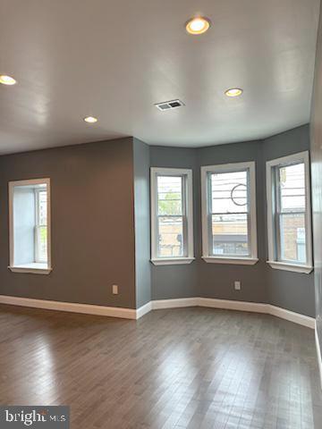 Foto del edificio - 5109 Woodland Ave