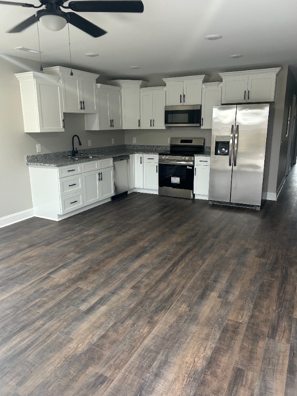 Building Photo - 209 Colonial St