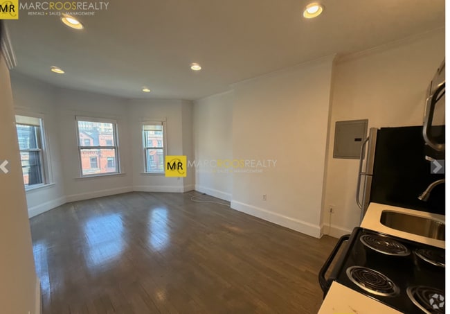 Building Photo - 225 Newbury St