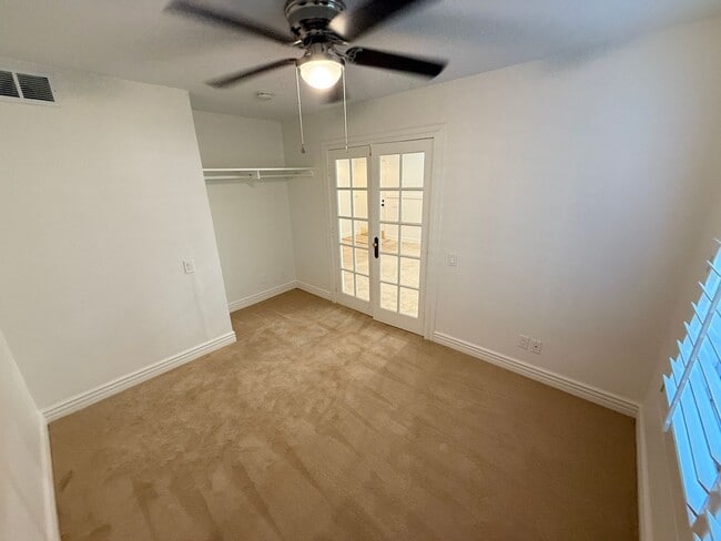 Building Photo - 4-Bedroom Plus Bonus Room Home with Golf C...