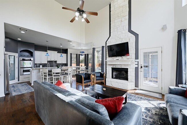 Foto del edificio - 1601 Forest St