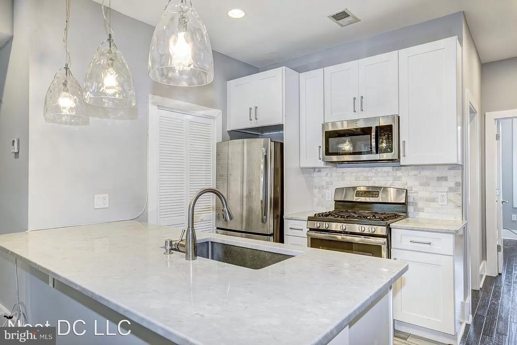 Foto principal - 1220 19th St NE