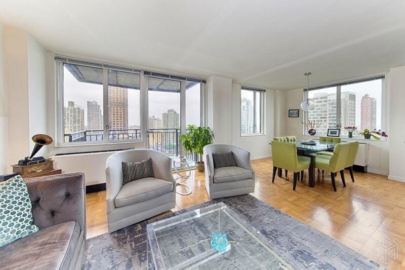 Foto principal - 410 E 80th St