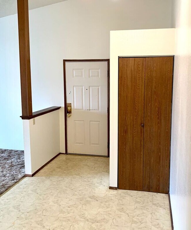 Foto del edificio - 337 N Johnson St