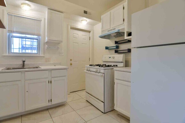 Foto del edificio - 833 Euclid St NW