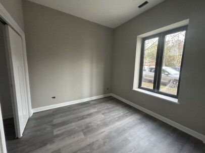 Foto del edificio - 5912 N Nashotah Ave