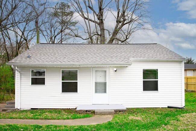 Building Photo - 1003 Lincoln St