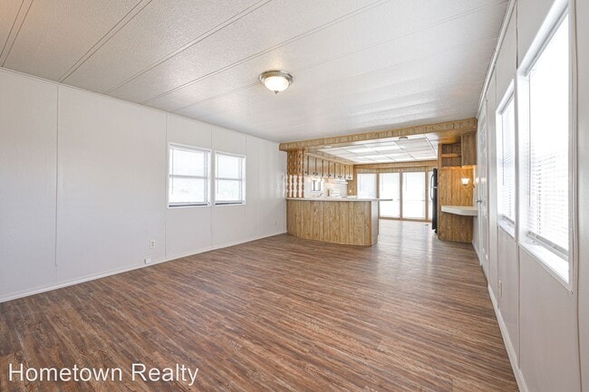 Building Photo - 2 br, 1 bath House - 2212 E Pleasantview L...