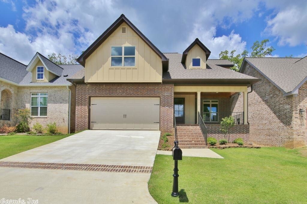 Foto principal - 111 Bella Rosa Place