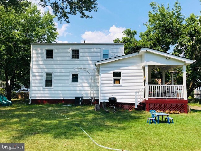 Foto del edificio - 6705 Larches Ct