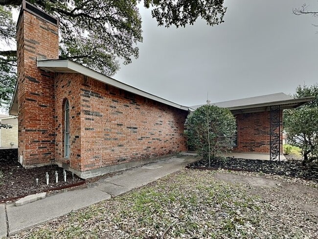 Foto del edificio - 446 Thistle Dr