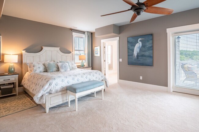 Foto del edificio - FURNISHED MONTHLY BEACH HOME  WITH UNOBSTR...