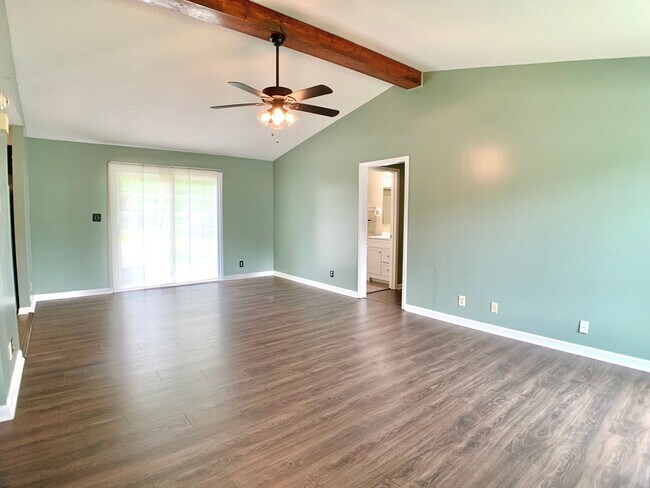 Building Photo - 511 Mallory Dr