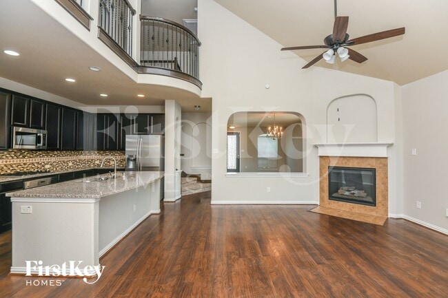 Building Photo - 520 Glacier St