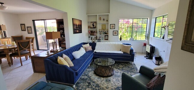 Foto del edificio - Mandalay Bay Village Private Community 3+3 $5000