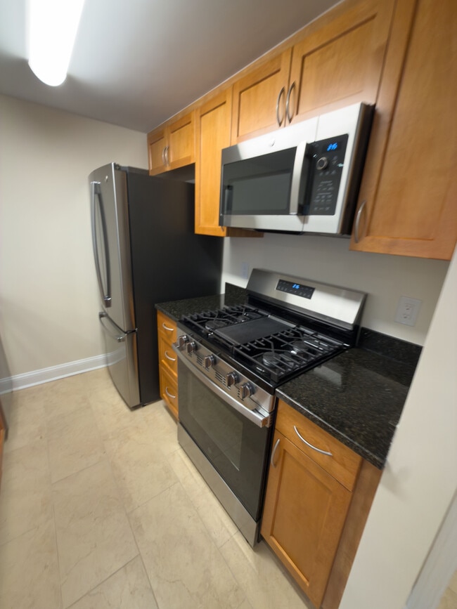 Building Photo - 20 Thornton Rd