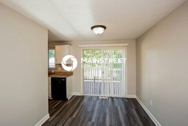 Foto del edificio - 5 Bedroom Pet-Friendly Home in INDIANAPOLIS, IN with Main Street Renewal