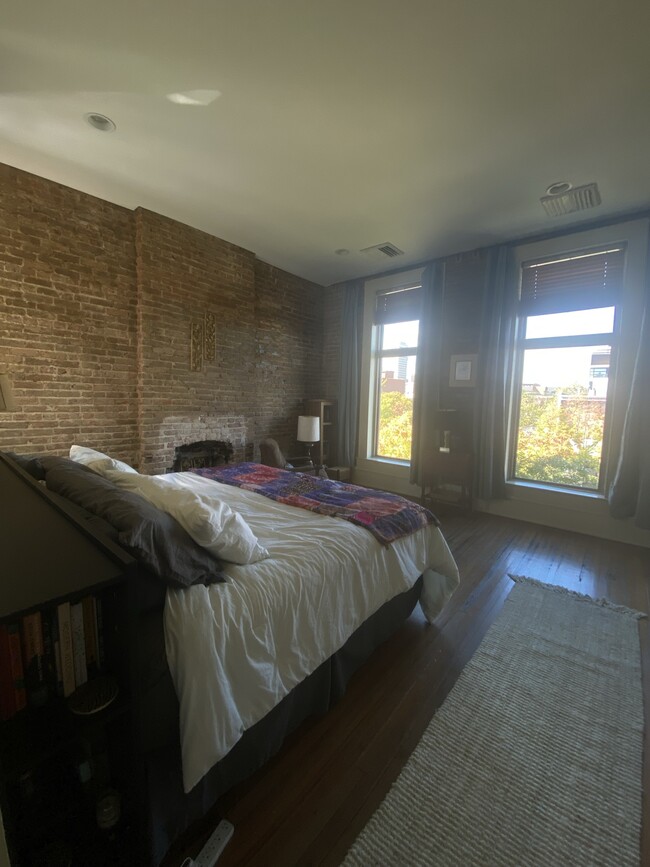 Foto del edificio - 2227 1st Ave S