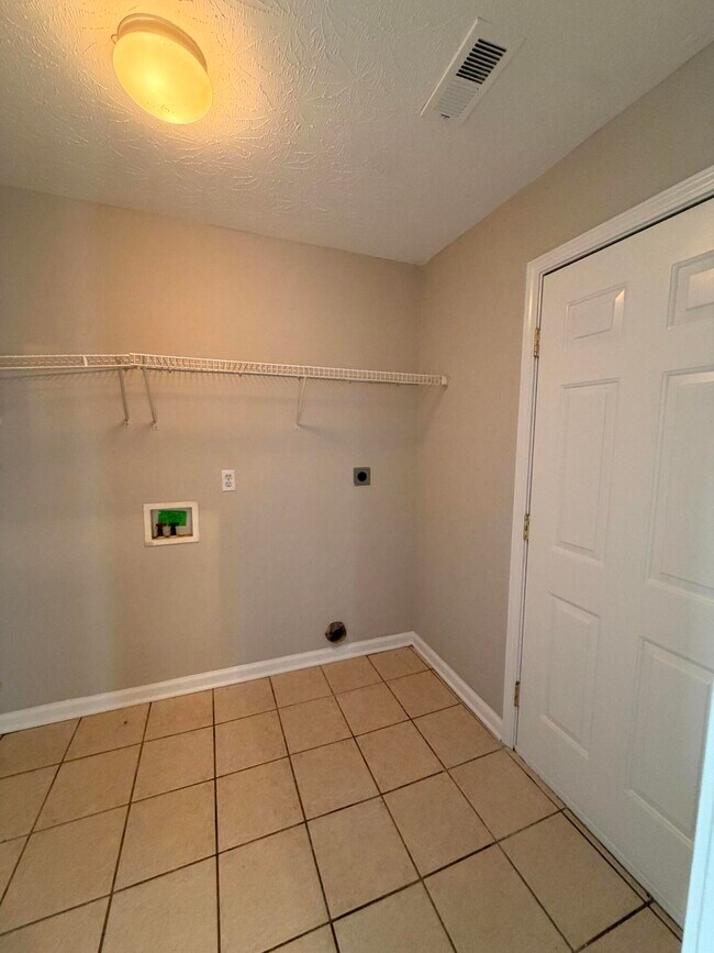 Foto del edificio - 537 Vonbryan Trace