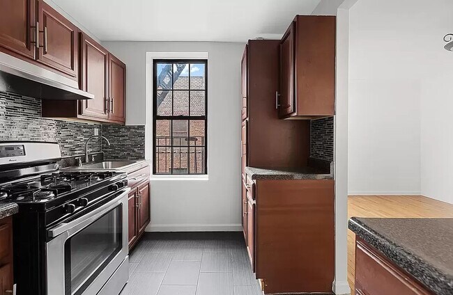 Building Photo - 246 West 150th Street
