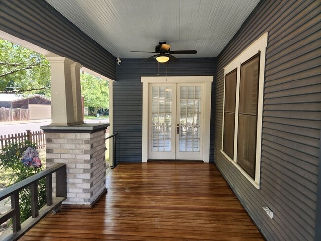 Building Photo - Beautiful Era Specific  Built Ins /  Wrap Around Front Porch / Downtown New Braunfels / TONS of U...