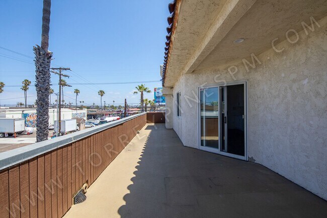 Building Photo - 4882 Niagara Ave