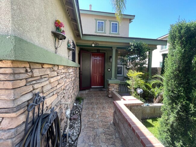 Building Photo - 16165 Twinberry Ct