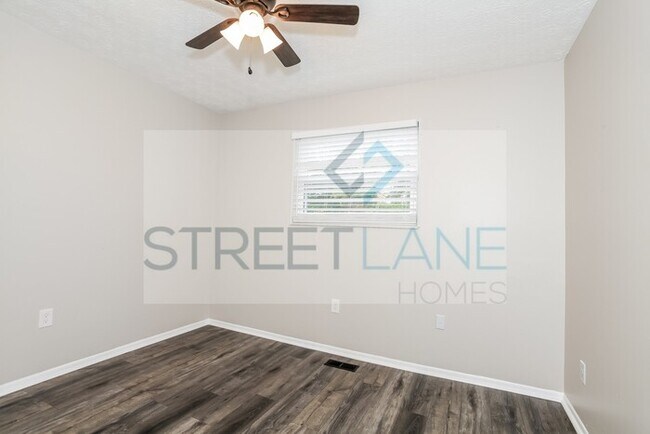 Building Photo - 1655 Rock Creek Dr
