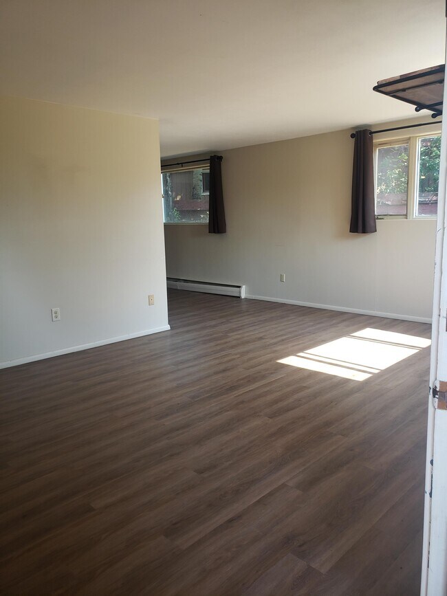 Foto del edificio - 1425 S Willson Ave