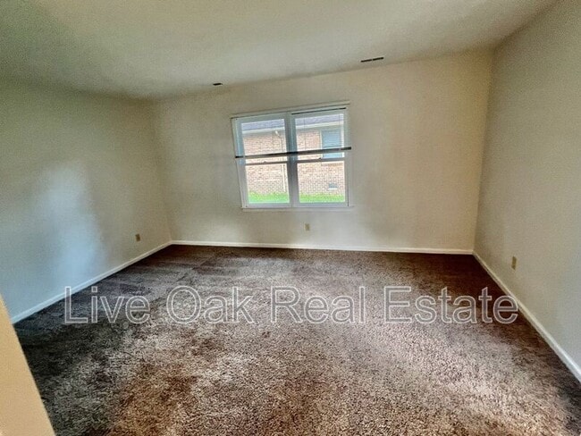 Building Photo - 103 N Thalia Rd