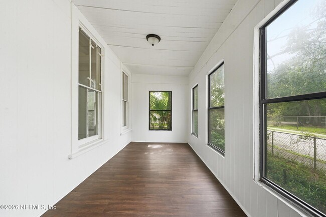 Foto del edificio - 2344 W 18th St