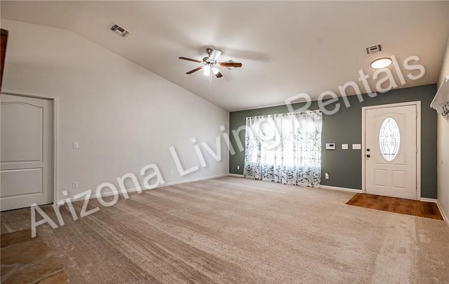 Building Photo - IMMACULATE 3 BEDROOM HOME