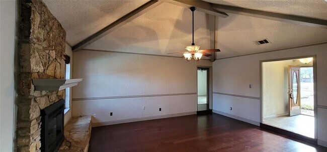 Foto del edificio - 5909 Pleasant Wood Trail