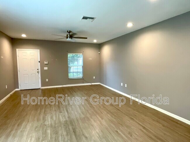 Foto del edificio - 15811 Stable Run Dr