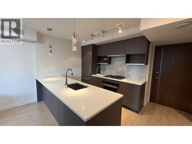 Photo du bâtiment - 8988 Patterson Rd