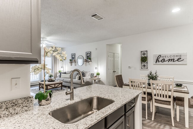 Building Photo - Luxury Living in Spring! 2/2 Apt ~