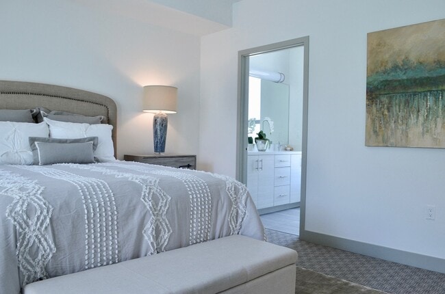 Interior Photo - Lido Apartments - 4025 Grandview