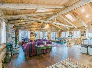 Foto del edificio - 241 S Fern Dr