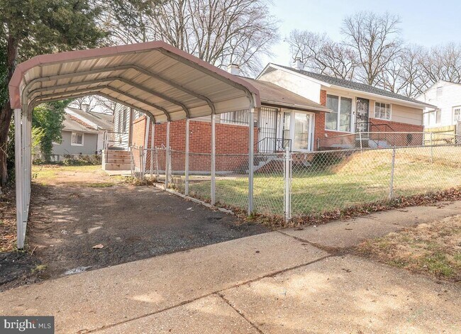 Building Photo - 7413 Grayridge Ln