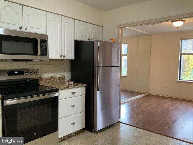 Building Photo - 1026 Brinker Dr