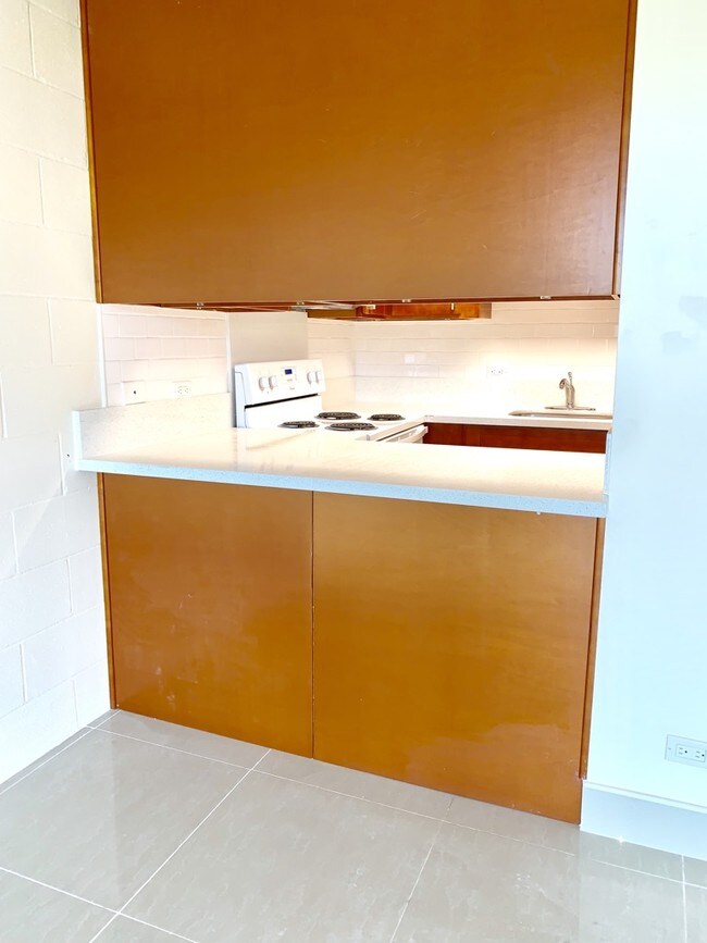 Cocina lateral - 1570 Frear St