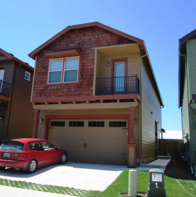 Building Photo - 7417 NW 1st Pl