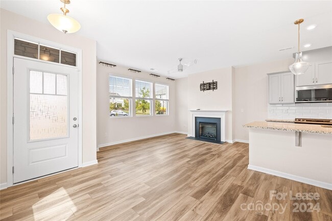Building Photo - 11040 Chalkbark Ln