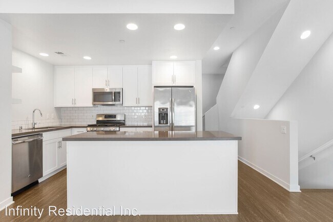 Building Photo - 4 br, 3 bath House - 1620 237th Street #6