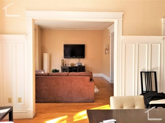Foto del edificio - Central BU Location, Walk to School, Heat ...