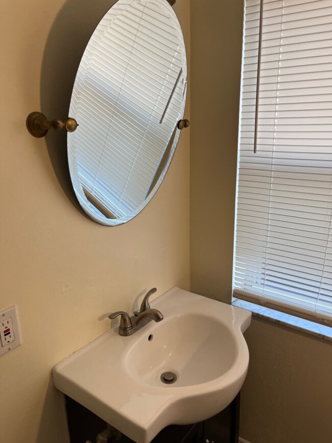 Building Photo - Baywalk Apartments