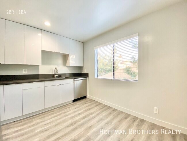 Foto del edificio - 1537 N Kenmore Ave