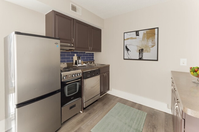 Building Photo - 320 N. Michigan