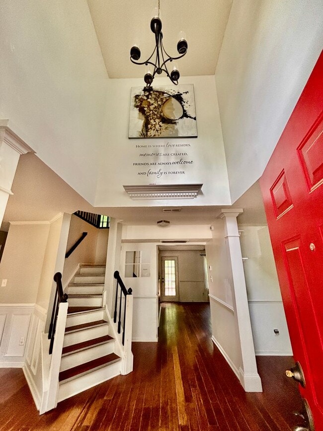 Foto del edificio - 4 bedroom/ 2.5 bathroom- Village Square of Williamsburg