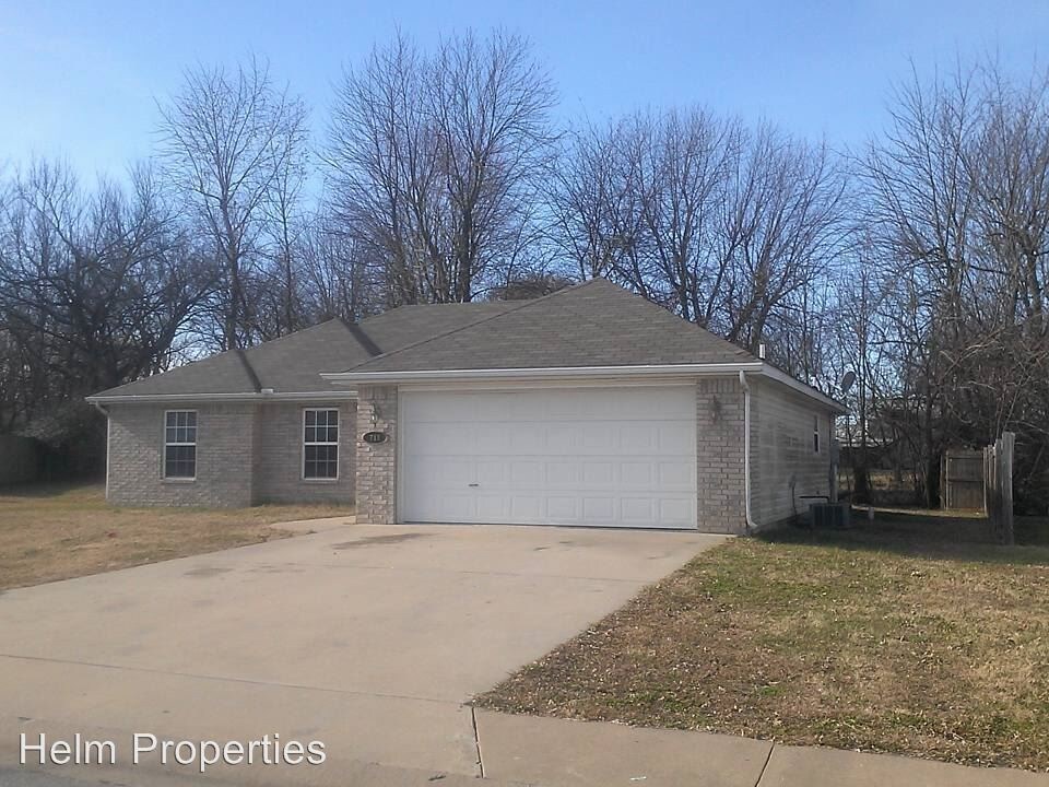 Primary Photo - 3 br, 2 bath House - 719 Applegate